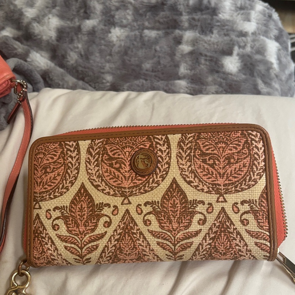 Spartina Wristlet 
Beautiful condition